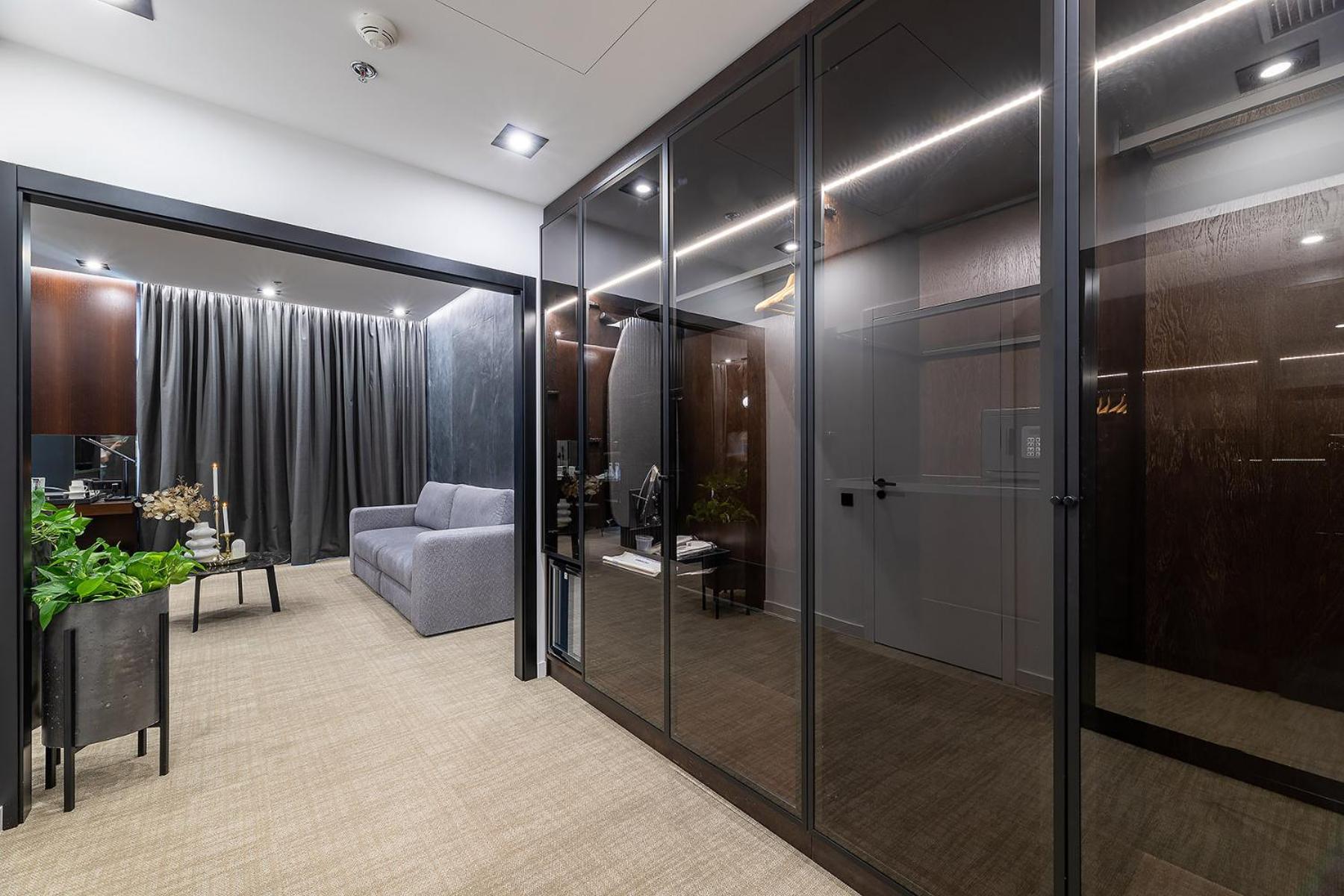 Emily Resort Leopoli Camera foto A walk-in closet